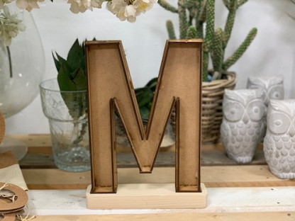 LETRA MADERA M