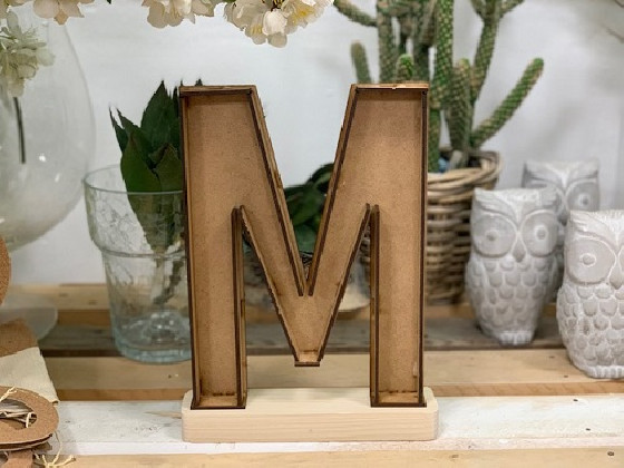 LETRA MADERA M