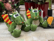 PELUCHE DRAC SANT JORDI MITJA BANYES BLANQUES SENYERA 15X13CM