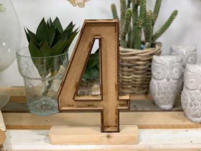 NUMERO MADERA 4