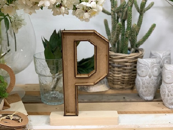 LETRA MADERA P