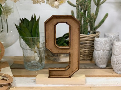 NUMERO MADERA 9