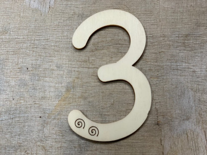 NÚMERO 3 BASE MADERA