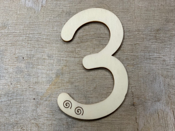 NÚMERO 3 BASE MADERA