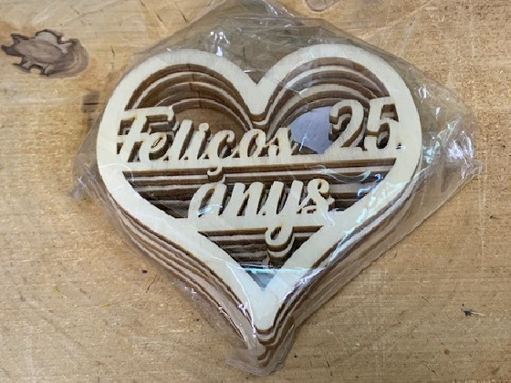 CORAZONES MADERA "FELIÇOS 25 ANYS" PAQ X 10UNI