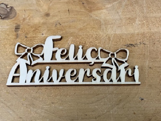 LETRA MADERA "FELIÇ ANIVERSARI" LAZOS PAQ X 12UNI