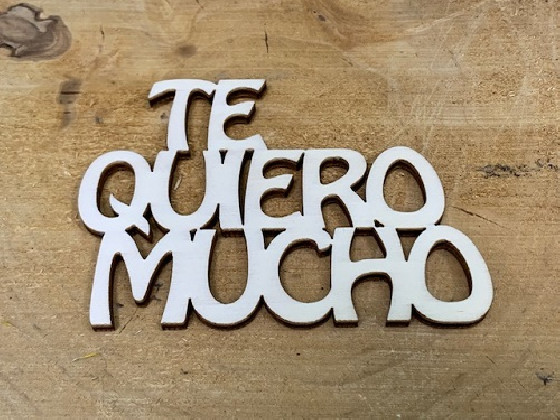 LETRA MADERA "TE QUIERO MUCHO" PAQ X 12UNI