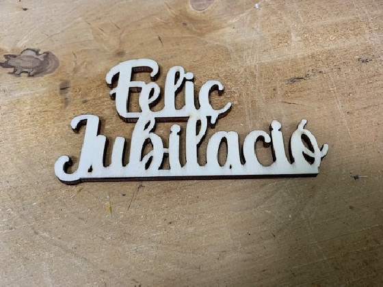 LETRA MADERA "FELIÇ JUBILACIO" PAQ X 12UNI