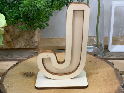 LETRA MADERA J